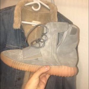 Yeezy 750 “Glow in the dark”